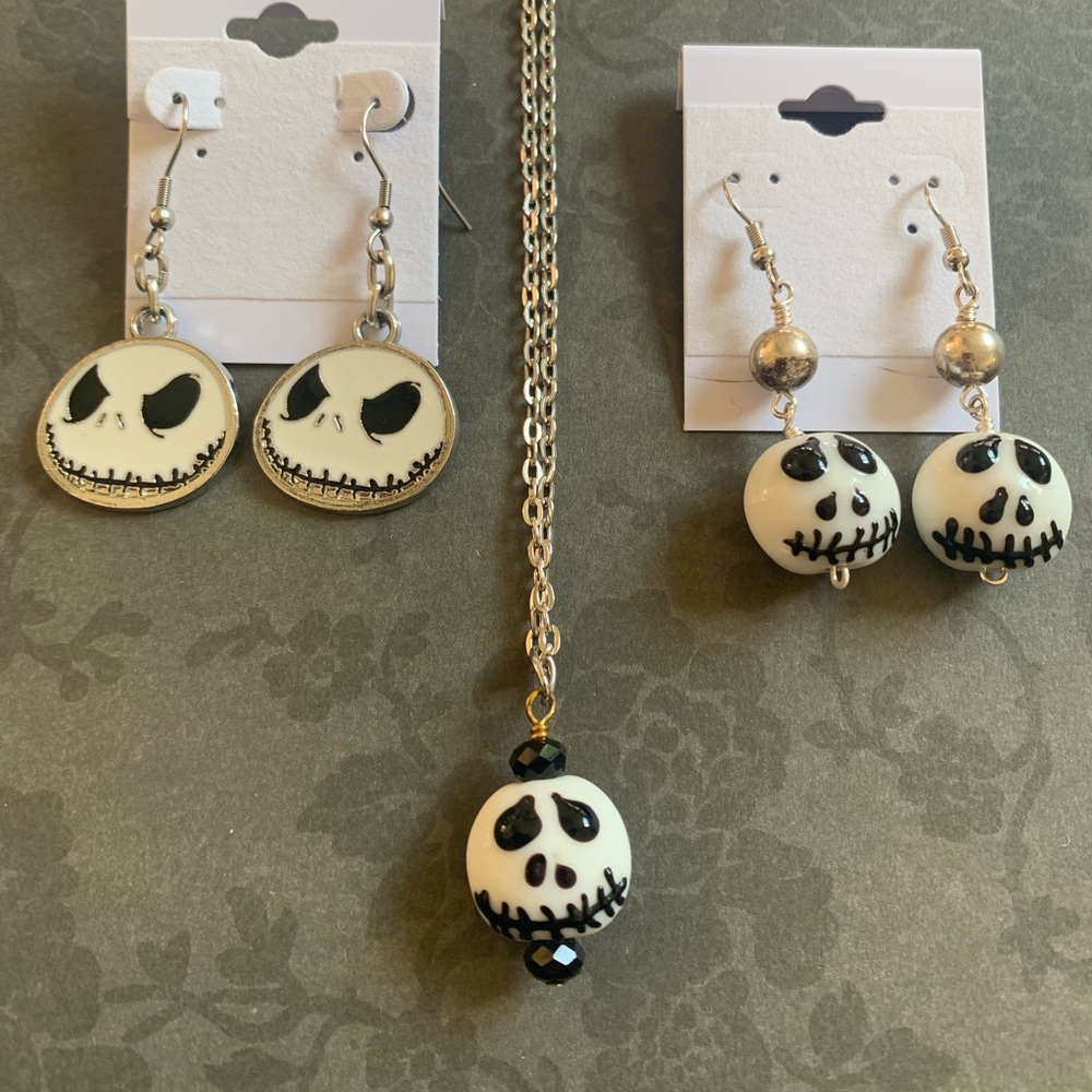Halloween: Jack Skellington necklace & earrings